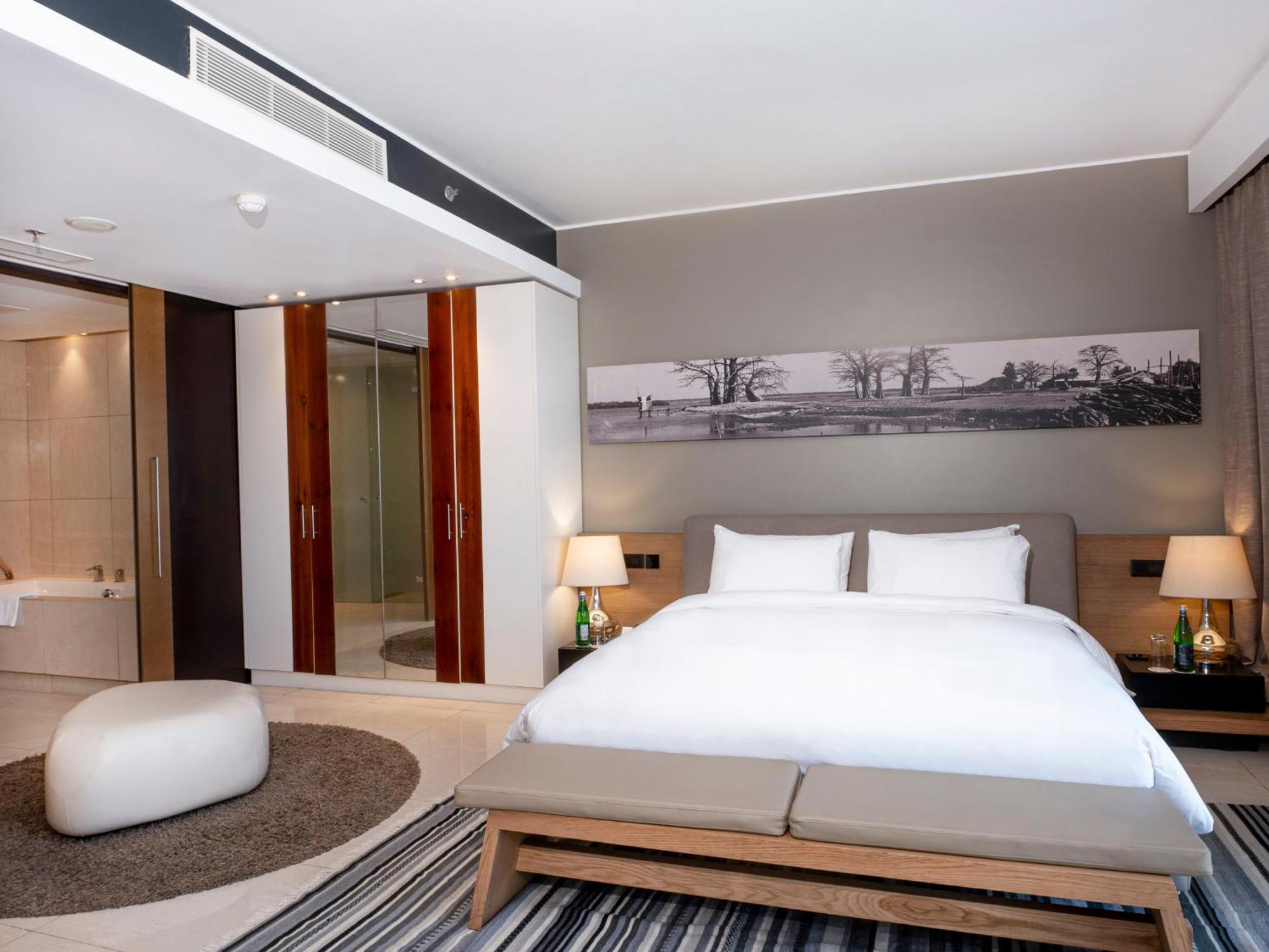 Noom Hotel Dakar Sea Plaza, A Member Of Radisson Individuals ภายนอก รูปภาพ A bedroom at the hotel